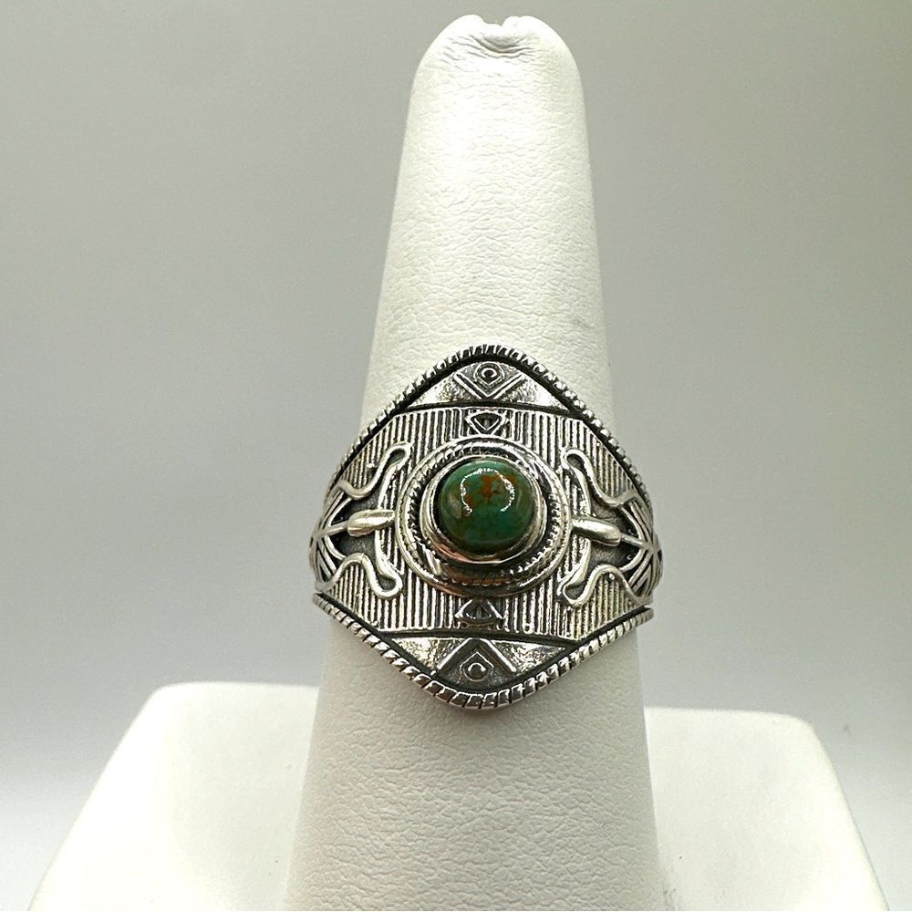 Sterling silver, marked "GSX" turquoise round cabochon ring!‎